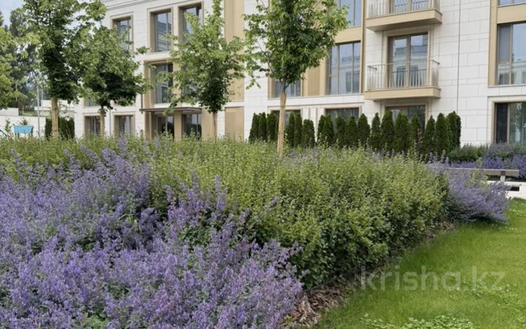 4-комнатная квартира · 245 м² · 1/3 этаж, Достык 300 за 450 млн ₸ в Алматы, Медеуский р-н — фото 39