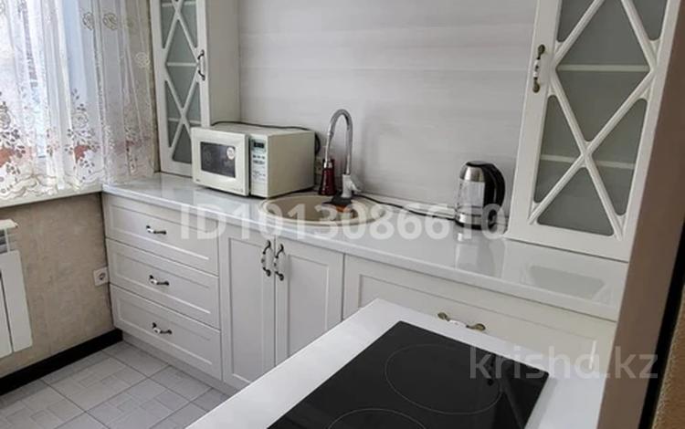 1-комнатная квартира · 33 м² · 1/4 этаж, мкр №8 3 за 250 000 ₸ в Алматы, Ауэзовский р-н — фото 8