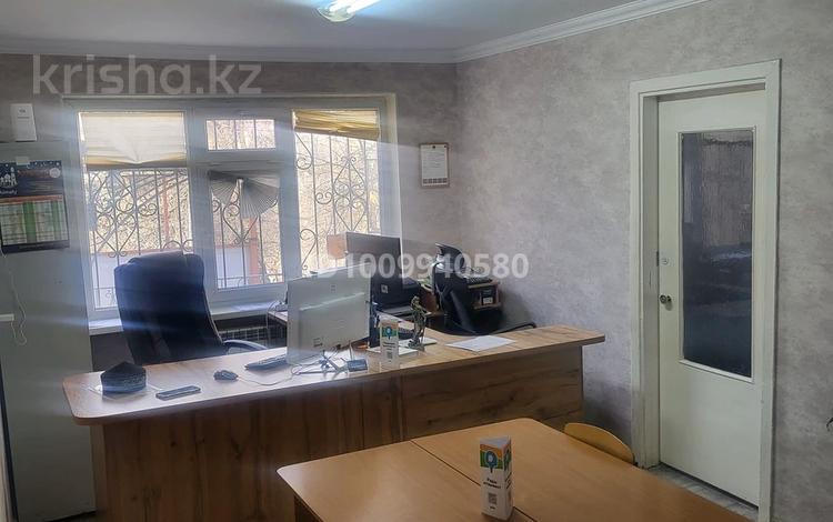 Кеңселер, білім орталықтары, кабинеттер және жұмыс орындары · 80 м², бағасы: 300 000 〒 в Шымкенте, Аль-Фарабийский р-н — фото 2