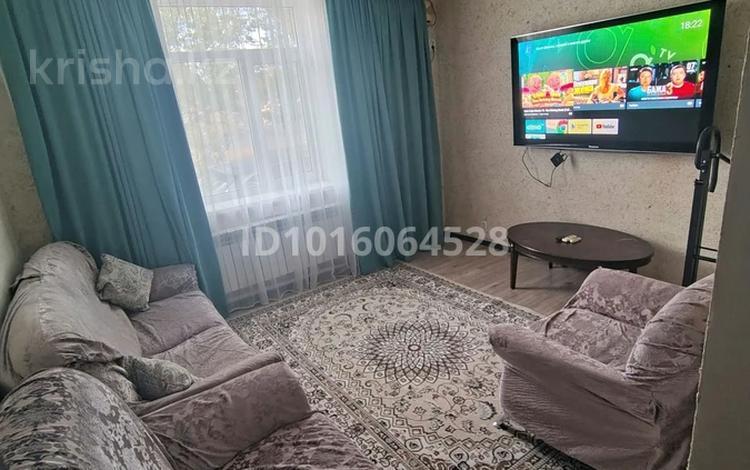 2-комнатная квартира · 50 м² · 1/2 этаж, Азаттык 175 — Находится сзади остановки Нарсуд за 150 000 ₸ в Атырау — фото 2