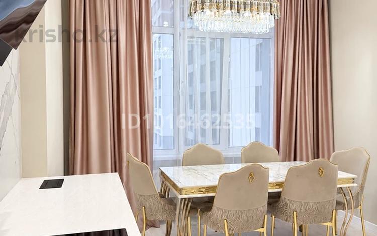 3-комнатная квартира · 91 м² · 4/12 этаж, Керей и Жанибек хандар 44/1 за 750 000 ₸ в Астане, Есильский р-н — фото 2