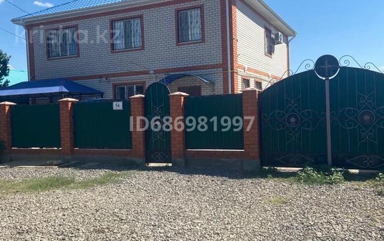 Отдельный дом · 6 комнат · 234.4 м² · 10 сот., Абай 54 — После магазина «Ай Адил» направо в сторону города за 50 млн ₸ в Актобе, жилой массив Жанаконыс — фото 2