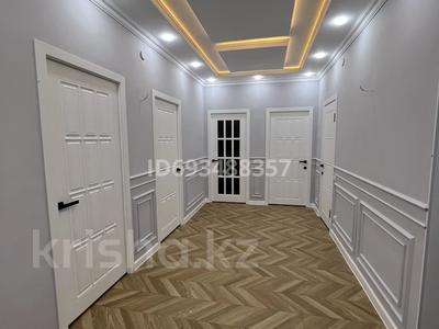Отдельный дом • 4 комнаты • 110 м² • 7 сот., Самал 50 за 46 млн 〒 в Актау, мкр Приморский