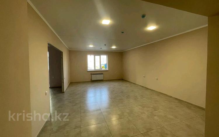 Офисы, магазины и бутики, общепит, салоны красоты, медцентры и аптеки, образование, студии · 139.6 м² за 550 000 〒 в Актау, 39-й мкр — фото 2