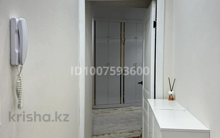 5-бөлмелі пәтер · 176 м² · 2/5 қабат, 15-й мкр 3, бағасы: 75 млн ₸ в Актау — фото 2