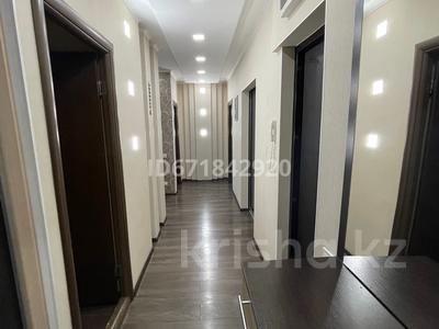 4-комнатная квартира · 90 м² · 4/5 этаж, 15-й мкр 5 за 29.5 млн ₸ в Актау