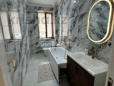 Отдельный дом · 4 комнаты · 220 м² · 14 сот., Достык 30а за 135 млн ₸ в Бурабае