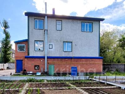 Отдельный дом · 10 комнат · 500 м² · 10 сот., мкр Новый Город, ул. Рейсовая 1/6 за ~ 80 млн 〒 в Караганде, Казыбек би р-н