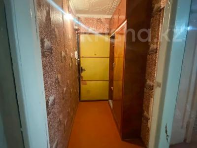 2-бөлмелі пәтер · 45 м² · 4/5 қабат, Акбулак ш/а. 20, бағасы: 11 млн ₸ в Таразе, мкр Акбулак