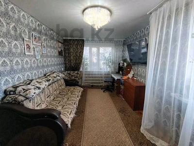 3-комнатная квартира · 63 м² · 1/5 этаж, Казахстанская за 9.7 млн 〒 в Шахтинске