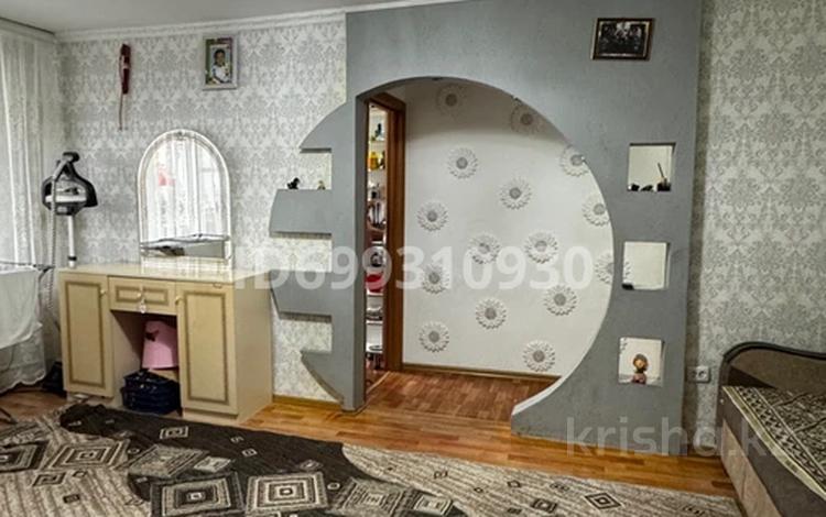 2-комнатная квартира · 43.5 м² · 2/5 этаж, Мануильского 17 — Мануильского Дружбы за 8.6 млн ₸ в Караганде, Алихана Бокейханова р-н — фото 2