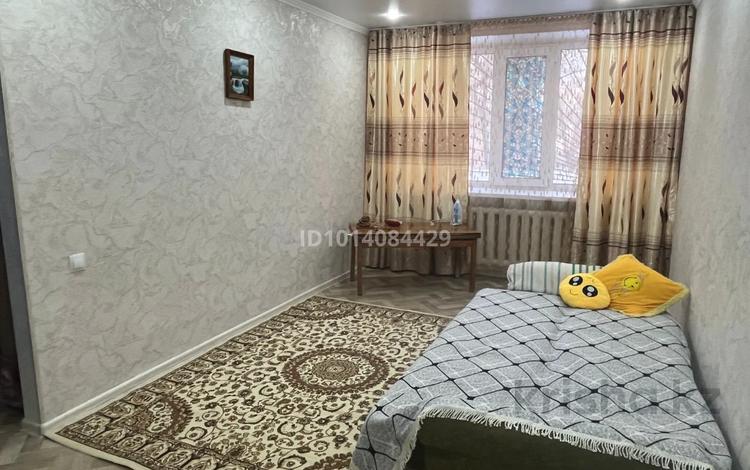 1-комнатная квартира · 30 м² · 2/5 этаж, мкр Михайловка , Ул.Аманжолова 17 за 150 000 ₸ в Караганде, Казыбек би р-н — фото 5