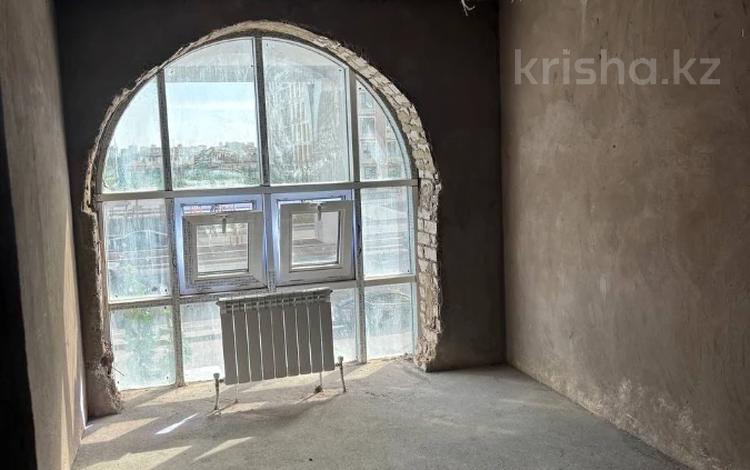 2-бөлмелі пәтер · 89.9 м² · 2/9 қабат, Калдаяков 19, бағасы: 34 млн ₸ в Астане — фото 2