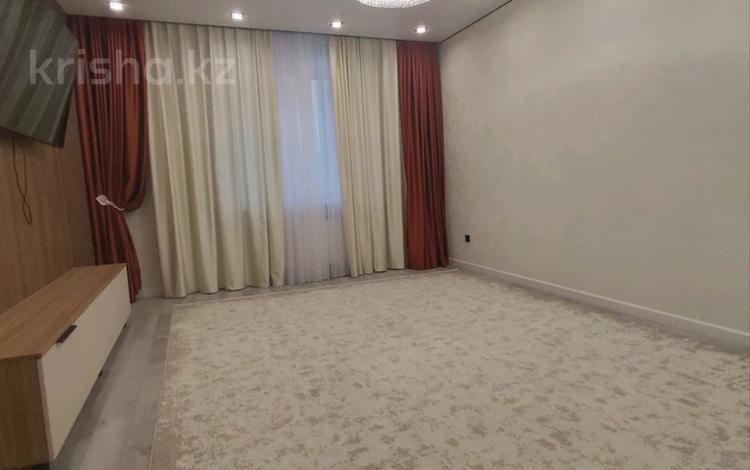 2-комнатная квартира · 70 м² · 2/12 этаж, Ахмет Байтурсынулы 61 за 300 000 ₸ в Астане, Сарайшык р-н — фото 3