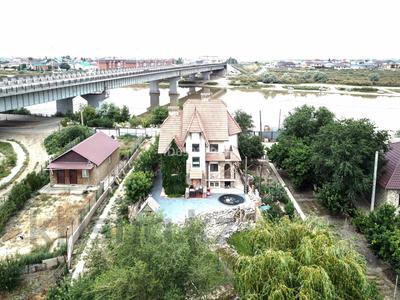 Отдельный дом · 5 комнат · 260 м² · 10 сот., мкр Ардагер, Баласагун за 111 млн 〒 в Атырау