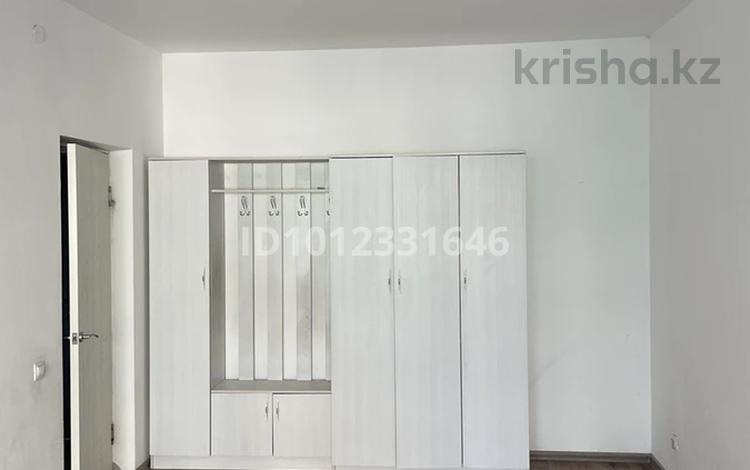 1-бөлмелі пәтер · 44.5 м² · 3/9 қабат, Шұғыла ш/а., Микрорайон «Шугыла» 341 — Алатау - Сабденова, бағасы: 27.7 млн ₸ в Алматы, Наурызбайский р-н — фото 2