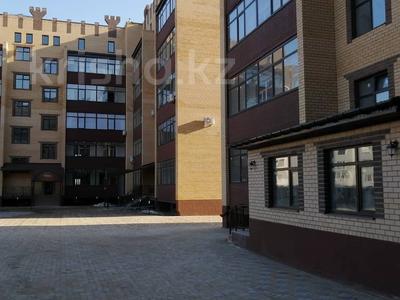 4-бөлмелі пәтер, 138.4 м², 5/6 қабат, мкр. Алтын орда 50 б — Мангилик Ел, бағасы: ~ 42.5 млн 〒 в Актобе, мкр. Алтын орда