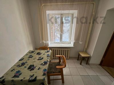 3-бөлмелі пәтер, 70 м², 2/2 қабат ай сайын, мкр Каргалы, Кенесары хана 117 — Напротив гипермаркета МАГНУМ, бағасы: 200 000 〒 в Алматы, Наурызбайский р-н