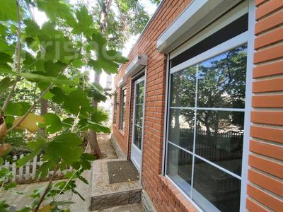 Свободное назначение, офисы, магазины и бутики, склады, медцентры и аптеки, образование, развлечения, конференц-залы, кабинеты и рабочие места, студии · 67 м² за 400 000 〒 в Актау, 14-й мкр