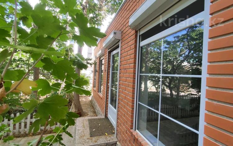 Свободное назначение, офисы, магазины и бутики, склады, медцентры и аптеки, образование, развлечения, конференц-залы, кабинеты и рабочие места, студии · 67 м² за 400 000 〒 в Актау, 14-й мкр — фото 2