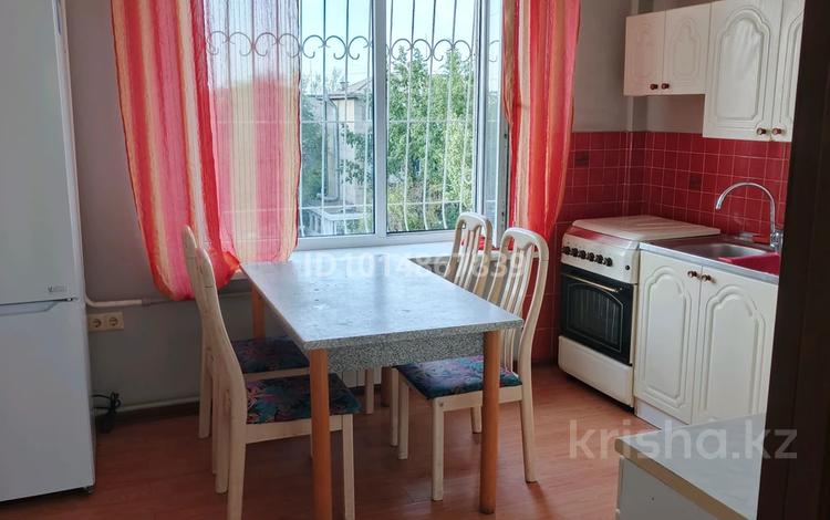 3-комнатная квартира · 68.3 м² · 5/5 этаж, Толе би 150 — По Толе би между Байзакова и Ауэзова за 375 000 ₸ в Алматы, Алмалинский р-н — фото 2