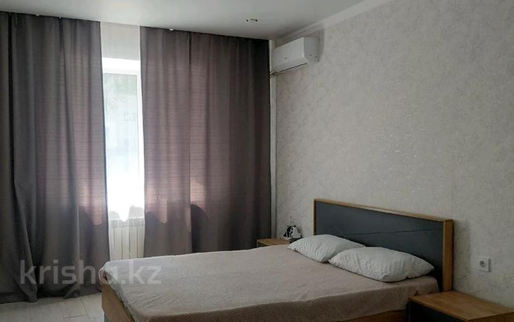 1-комнатная квартира · 60 м² · 1/5 этаж, мкр Строитель 1а — Аяжан ,Алтындар . Ост Жигули. тд Астана за 3 000 ₸ в Уральске — фото 2