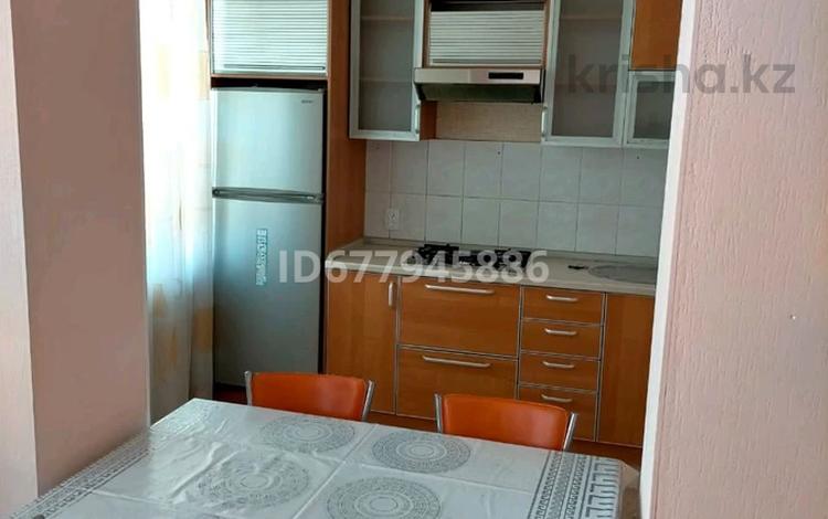 2-бөлмелі пәтер, 70 м², 4/5 қабат ай сайын, Каратал — Возле НИШ, бағасы: 128 000 〒 в Талдыкоргане, Каратал — фото 3