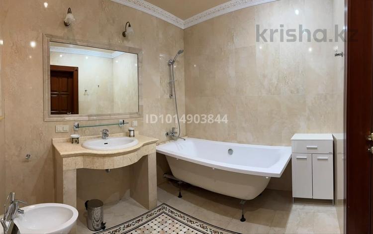 3-комнатная квартира · 153.3 м² · 6/8 этаж, Достык 13 за 75 млн ₸ в Астане, Есильский р-н — фото 2