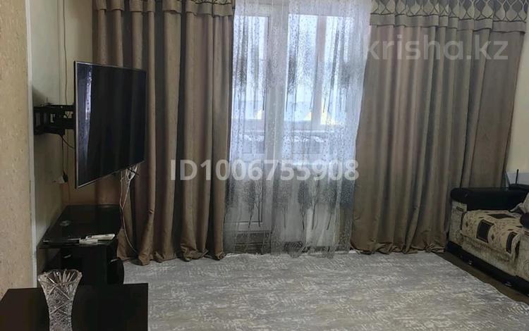 2-бөлмелі пәтер · 62 м² · 1/5 қабат, Сатпаева 148, бағасы: 250 000 〒 — фото 2