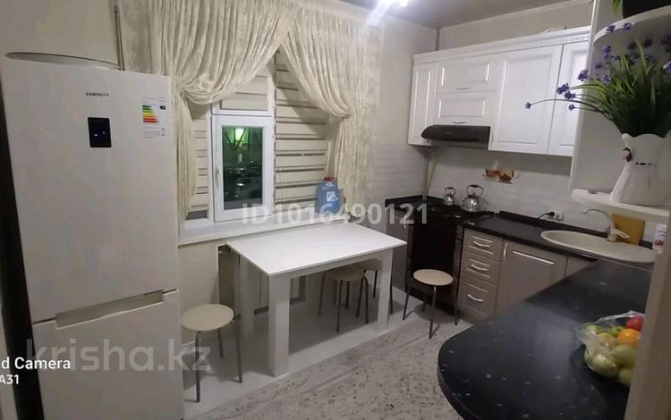 3-бөлмелі пәтер · 85 м² · 3/5 қабат, 17-ш/а. 91 — Нур, бағасы: 250 000 ₸ в Актау, 17-й мкр — фото 2