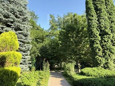 Отдельный дом · 6 комнат · 600 м² · 16.7 сот., Оспанова — Достык за 886 млн ₸ в Алматы, Медеуский р-н