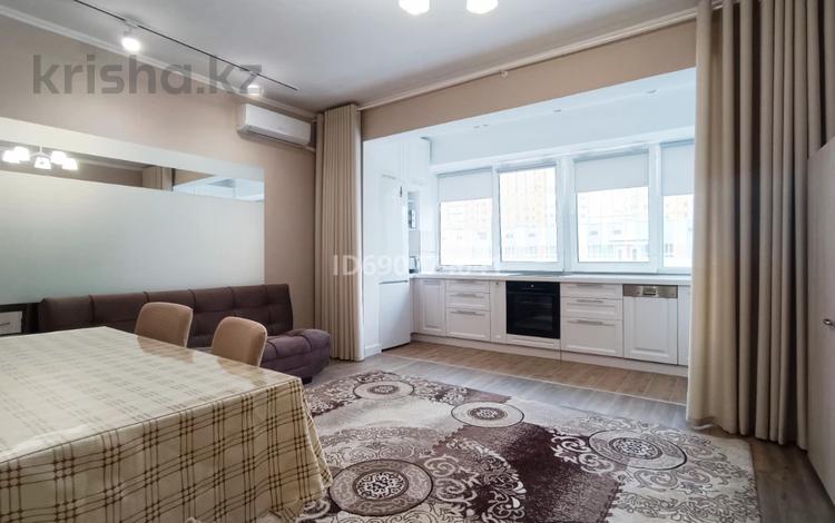 3-комнатная квартира, 70 м², 2 этаж помесячно, Егизбаева за 450 000 〒 в Алматы, Бостандыкский р-н — фото 2