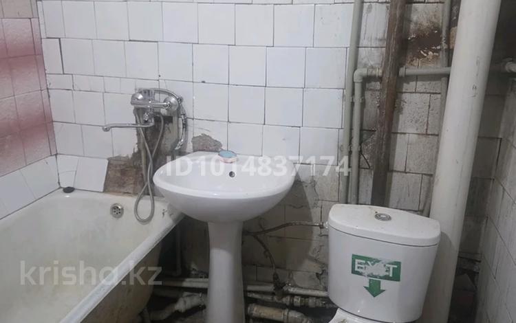 3-комнатная квартира · 56 м² · 1/4 этаж, пр Республики 34 за 17 млн ₸ в Шымкенте — фото 2