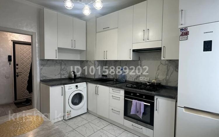 1-комнатная квартира · 40 м² · 8/9 этаж, мкр Аксай-2 68 за 33 млн ₸ в Алматы, Ауэзовский р-н — фото 2