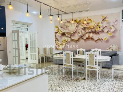 4-комнатная квартира · 300 м² · 5/7 этаж, 16-й мкр 60 за 85 млн ₸ в Актау