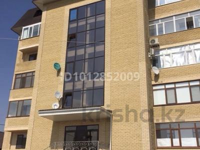 3-бөлмелі пәтер · 120 м² · 3/6 қабат, Ондасынова 19, бағасы: 350 000 ₸ в Атырау, мкр Жилгородок
