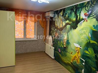 2-бөлмелі пәтер · 49 м² · 1/5 қабат, ихсанова 73, бағасы: 14.5 млн ₸ в Уральске, мкр Школьник
