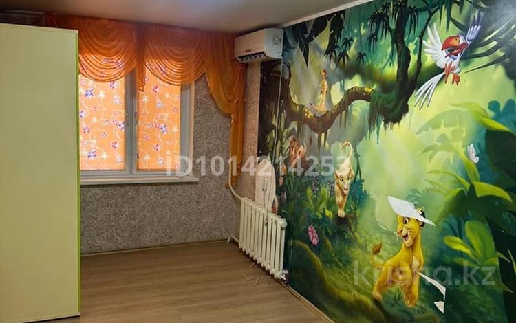 2-бөлмелі пәтер · 49 м² · 1/5 қабат, ихсанова 73, бағасы: 14.5 млн ₸ в Уральске, мкр Школьник — фото 2
