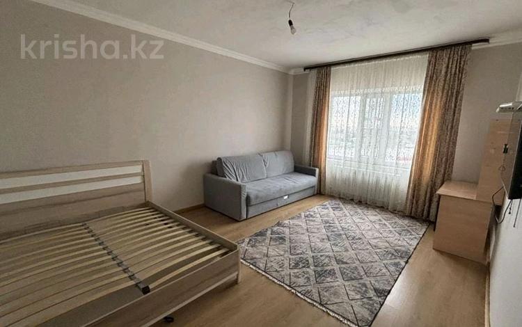1-комнатная квартира · 50 м² · 8/15 этаж, Ракымжан Кошкарбаев 37 за 200 000 ₸ в Астане, Алматы р-н — фото 2