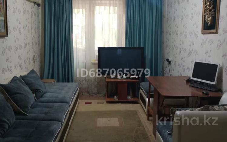 3-бөлмелі пәтер · 67 м² · 2/5 қабат, Улица Альфараби, 2 микрорайон 17 — Магазин Адал, бағасы: 15.5 млн ₸ в Таразе — фото 2