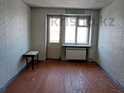 1-комнатная квартира, 32 м², 6/9 этаж, жексенбаева за 8.5 млн 〒 в Уральске