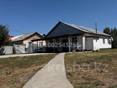 Отдельный дом · 5 комнат · 130 м² · 10 сот., Ақжазық 54 — На улице Титова 2 дом за 23 млн 〒 в Жибек Жолы
