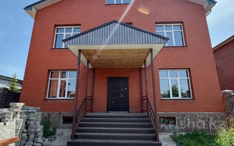 Отдельный дом · 10 комнат · 575.7 м² · 7 сот., мкр Юго-Восток, Муканова 41/45 за 115 млн ₸ в Караганде, Казыбек би р-н — фото 2