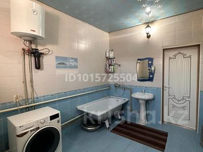 Отдельный дом · 4 комнаты · 200 м² · 2 сот., Сеитказиев 147 — 18 мектеп каснда за 25 млн ₸ в Жанаозен