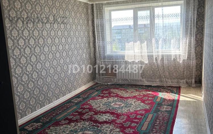 2-бөлмелі пәтер · 47.6 м² · 5/5 қабат, 6-й мкр. 17, бағасы: 5.7 млн ₸ в Житикаре — фото 2