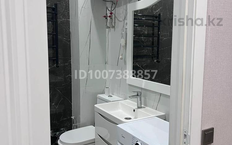 1-комнатная квартира · 50 м² · 3/14 этаж, 19-й мкр 44 за 220 000 ₸ в Актау — фото 2