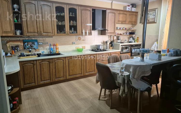 4-комнатная квартира · 190 м² · 6/10 этаж, 15-й мкр 56 за 130 млн ₸ в Актау — фото 2