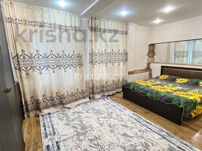 4-комнатная квартира · 105 м² · 1/5 этаж, 14-й мкр 25 — Находится на берегу моря и рядом ТЦ Астана за 25 000 ₸ в Актау