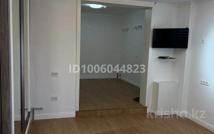 Офисы, салоны красоты, образование, развлечения, кабинеты и рабочие места, студии · 60 м² за 300 000 〒 в Каскелене — фото 2