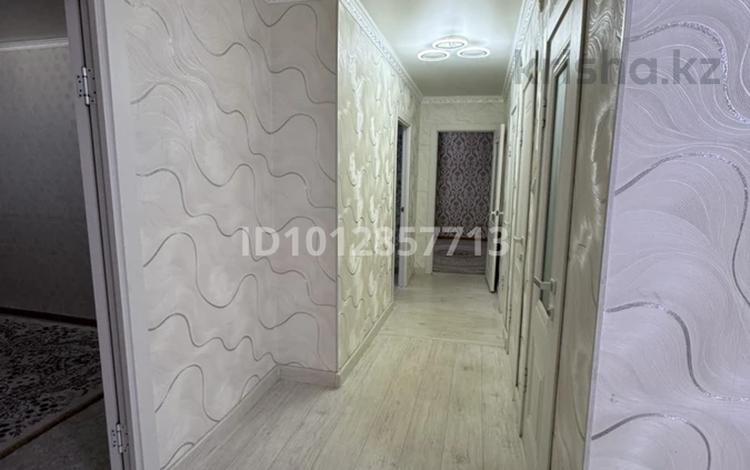 2-бөлмелі пәтер · 80 м² · 8/9 қабат, мкр 12 49, бағасы: 180 000 ₸ в Актобе — фото 2